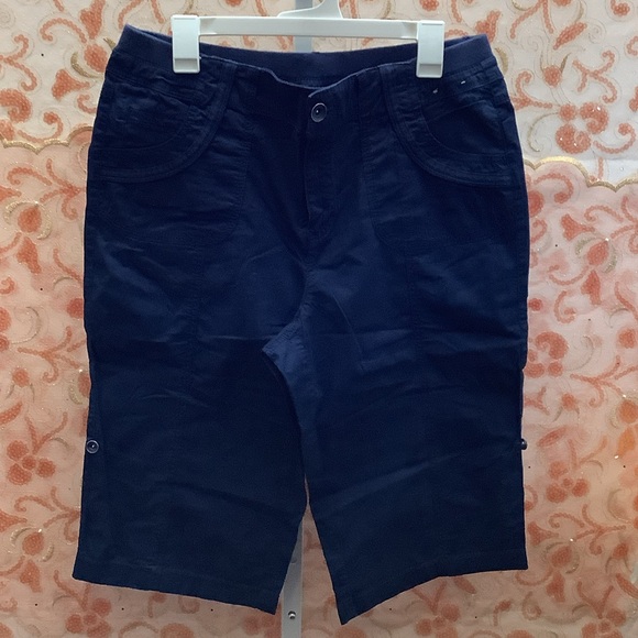 Khakis & Co Pants - Stylish Black Capris for Women